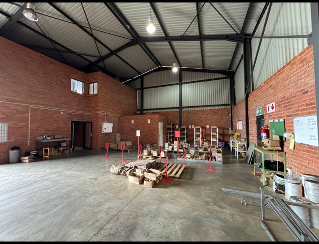 277M² WAREHOUSE SOLD IN STORMILL